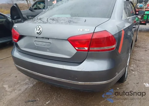 2015 Volkswagen Passat 1.8T Se z USA, uszkodzony, nr VIN 1VWBS7A39FC030106